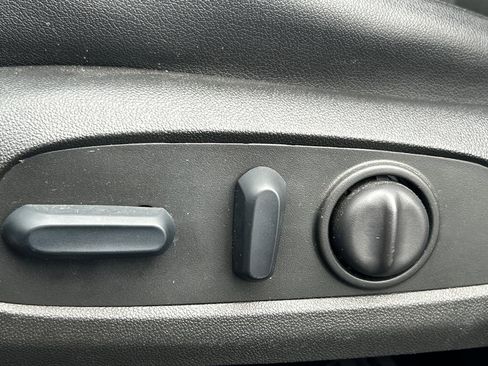 Used 2022 Chevrolet Malibu Premier FWD image 9