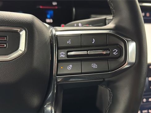 Used 2025 GMC Acadia Elevation image 21