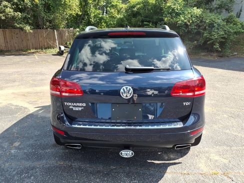 Used 2014 Volkswagen Touareg TDI AWD/4WD image 4
