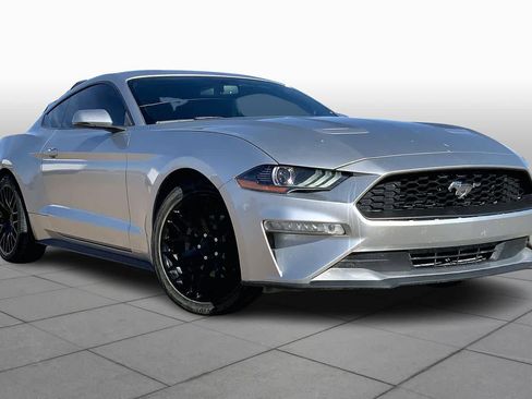 Used 2019 Ford Mustang Premium image 2