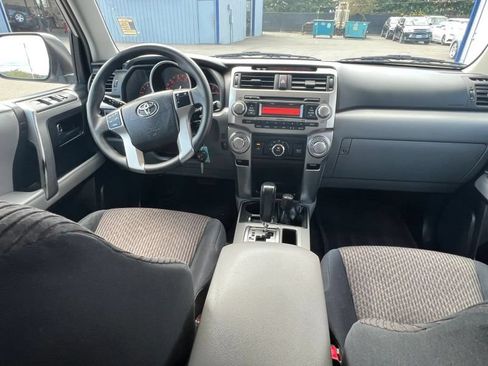Used 2011 Toyota 4Runner SR5 w/ Convenience Pkg AWD/4WD image 11