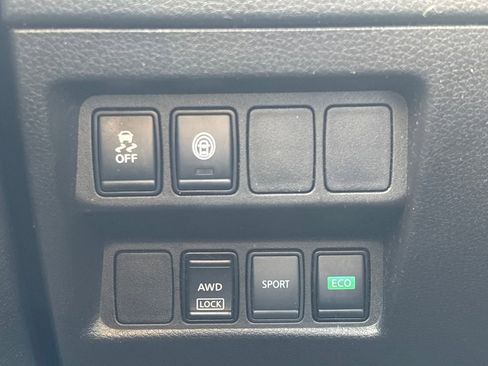 Used 2021 Nissan Rogue Sport S image 22