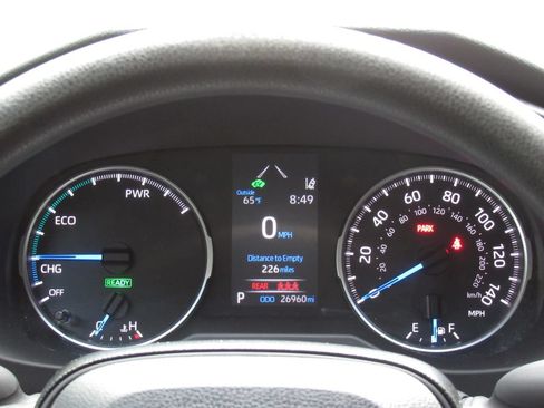 Certified 2021 Toyota RAV4 LE AWD/4WD image 21