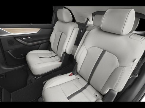 New 2024 MAZDA CX-90 Plug-In Hybrid w/ Premium Pkg image 9