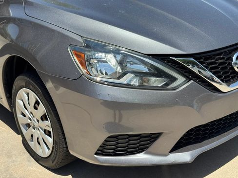 Used 2017 Nissan Sentra S FWD image 40