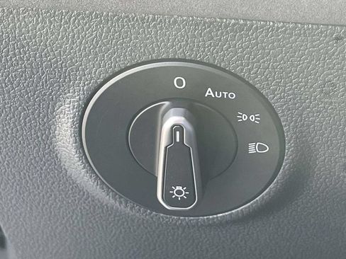 New 2026 Volkswagen Taos SE AWD/4WD image 18