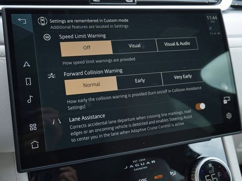 Used 2025 Jaguar F-PACE R-Dynamic S image 23