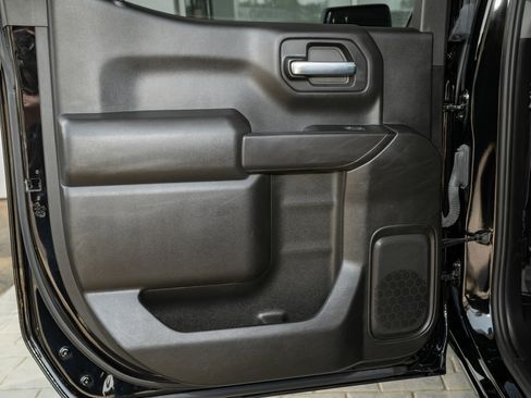 Used 2023 Chevrolet Silverado 1500 Custom image 37