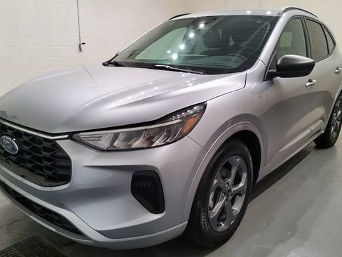 Used 2023 Ford Escape ST-Line w/ Tech Pack #1 FWD image 5