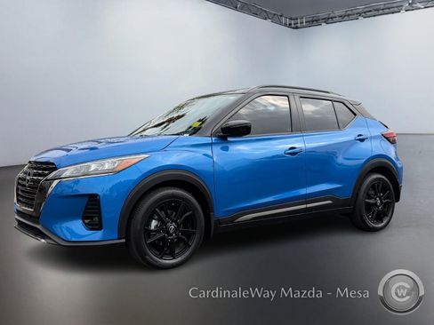 Used 2023 Nissan Kicks SR w/ SR Premium Package image 2