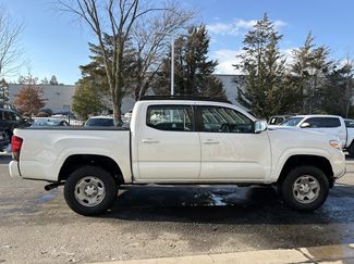 Used 2018 Toyota Tacoma SR w/ SR Convenience Package video 4