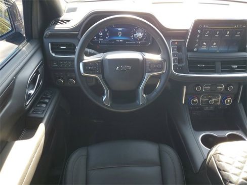 Used 2024 Chevrolet Suburban Z71 w/ Luxury Package image 27