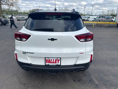 Used 2023 Chevrolet TrailBlazer RS w/ Sun and Liftgate Package AWD/4WD image 4