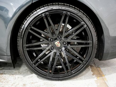 Used 2018 Porsche Panamera 4S AWD/4WD image 39