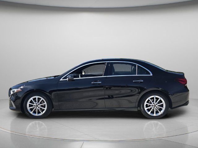 Used 2021 Mercedes-Benz A 220 image 3