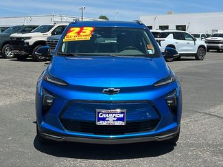 Used 2023 Chevrolet Bolt EUV Premier w/ Sun & Sound Package FWD video 2