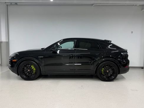 Certified 2026 Porsche Cayenne E-Hybrid Coupe AWD/4WD image 2