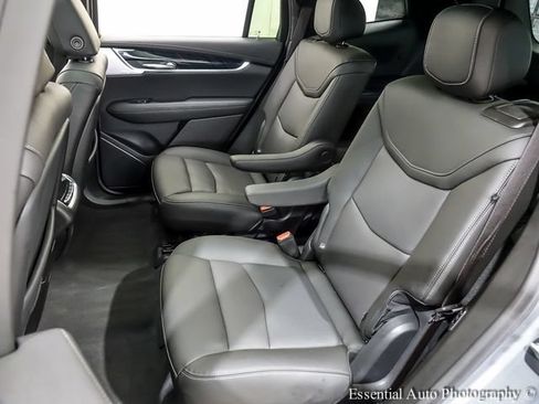 Certified 2024 Cadillac XT6 Premium Luxury FWD image 11