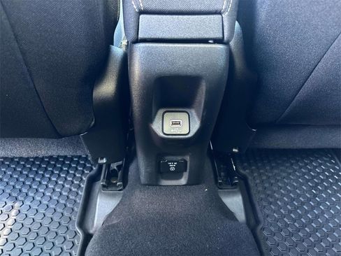 Used 2021 Jeep Renegade Latitude w/ Sun & Sound Group image 12