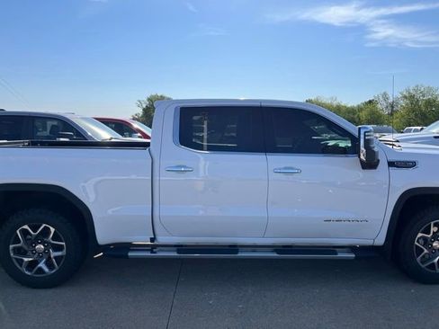 Used 2024 GMC Sierra 1500 SLT w/ SLT Premium Plus Package AWD/4WD image 4
