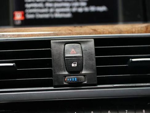 Used 2016 BMW 320i Sedan RWD image 22