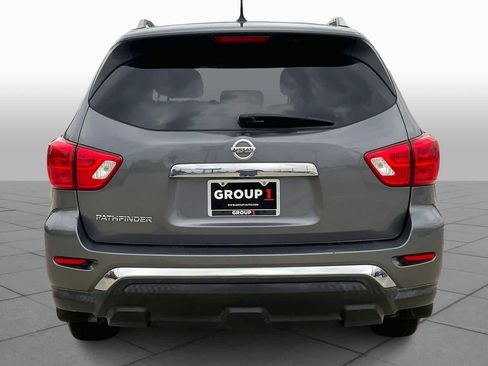 Used 2017 Nissan Pathfinder S image 4