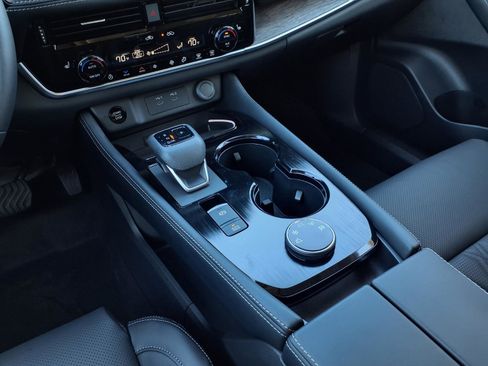 New 2026 Nissan Rogue Platinum image 16