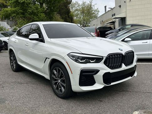 Used 2022 BMW X6 xDrive40i w/ M Sport Package AWD/4WD image 2