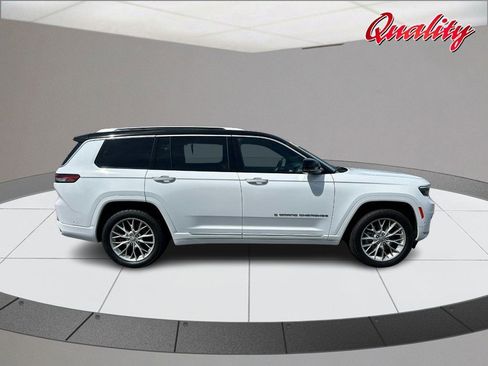 Used 2024 Jeep Grand Cherokee L Summit w/ Advanced Protech Group IV AWD/4WD image 2