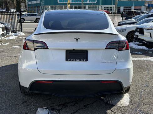 Used 2022 Tesla Model Y Performance image 4