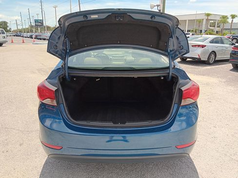 Used 2016 Hyundai Elantra SE w/ Option Group 02 FWD image 11