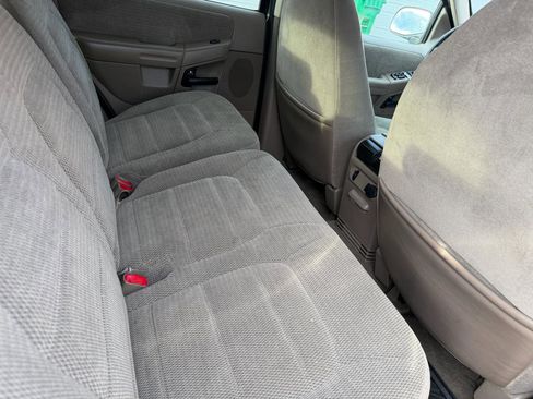 Used 2002 Ford Explorer XLT image 11