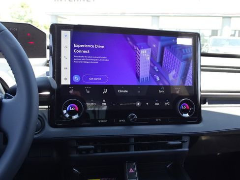 New 2026 Toyota C-HR AWD/4WD image 19