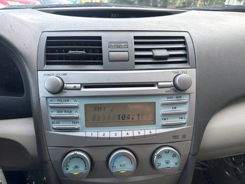 Used 2007 Toyota Camry LE FWD image 25