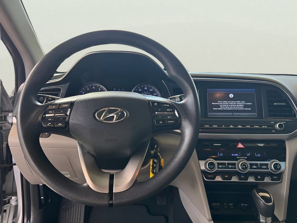 Used 2020 Hyundai Elantra SEL FWD image 4