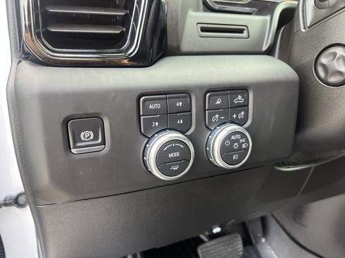 Used 2025 GMC Sierra 1500 AT4 AWD/4WD image 19