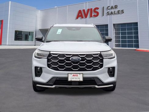 Used 2025 Ford Explorer Platinum w/ LUX Leather Package AWD/4WD image 2