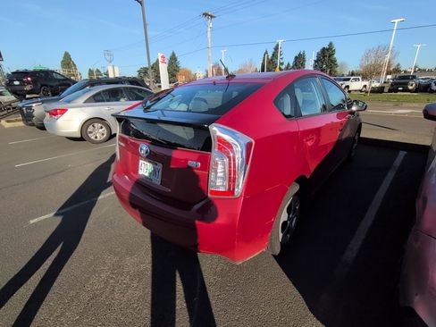 Used 2015 Toyota Prius Three image 6