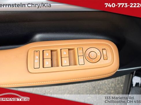 Used 2025 Hyundai Santa Fe Limited image 14