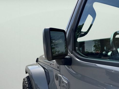 Used 2022 Jeep Gladiator Sport AWD/4WD image 14