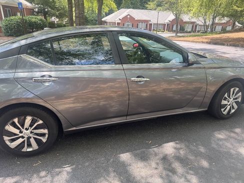 Used 2020 Nissan Altima 2.5 S FWD image 7