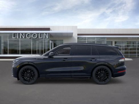 New 2026 Lincoln Aviator Reserve w/ Jet Appearance Package image 3