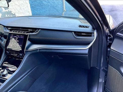 Used 2025 Jeep Grand Cherokee L Altitude RWD image 19