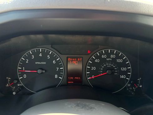 Used 2015 Nissan NV 2500 SL image 9