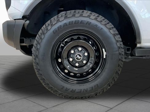 Used 2023 Ford Bronco Black Diamond AWD/4WD image 9