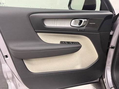 New 2026 Volvo XC40 B5 Ultra w/ Protection Package Premier AWD/4WD image 10