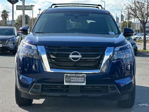 New 2025 Nissan Pathfinder SV image 6