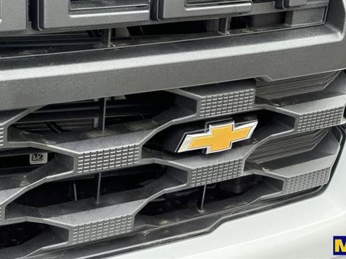 Certified 2025 Chevrolet Silverado 1500 Custom image 32