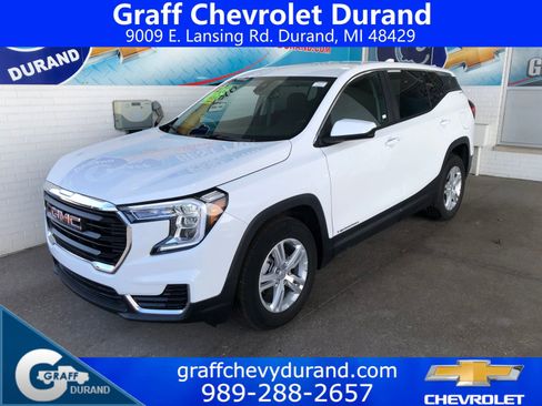 Used 2024 GMC Terrain SLE image 1