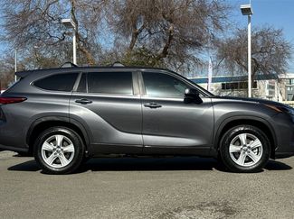 Certified 2023 Toyota Highlander LE video 2